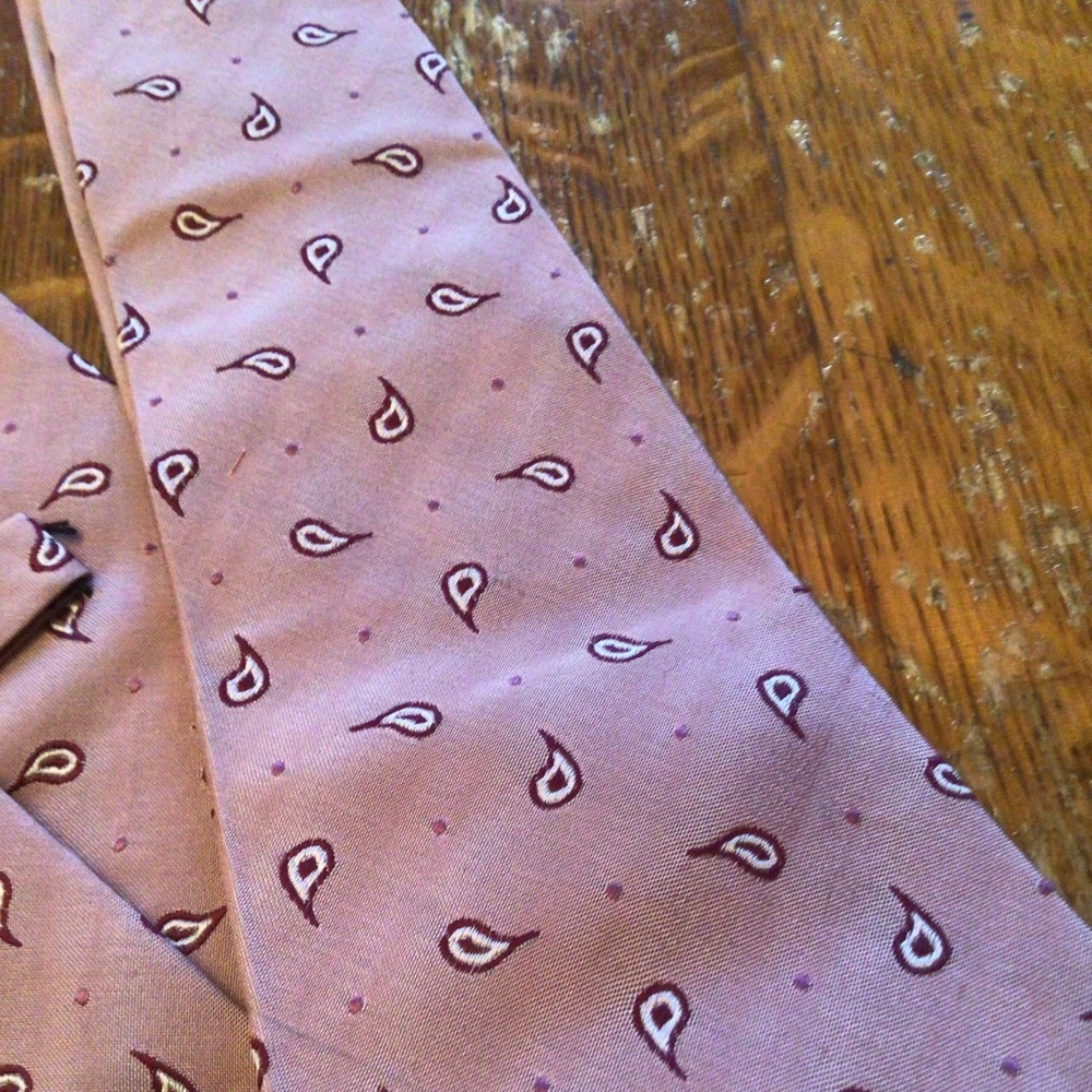 Mens Calvin Klein Pink and Maroon Print Necktie NWT - Picture 1 of 5